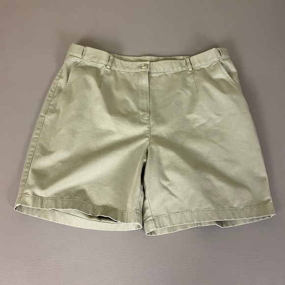 L.L.Bean Pants - LL Bean Bermuda Shorts Classic Fit Women's Plus Size 18 Beige Cotton Lightweight